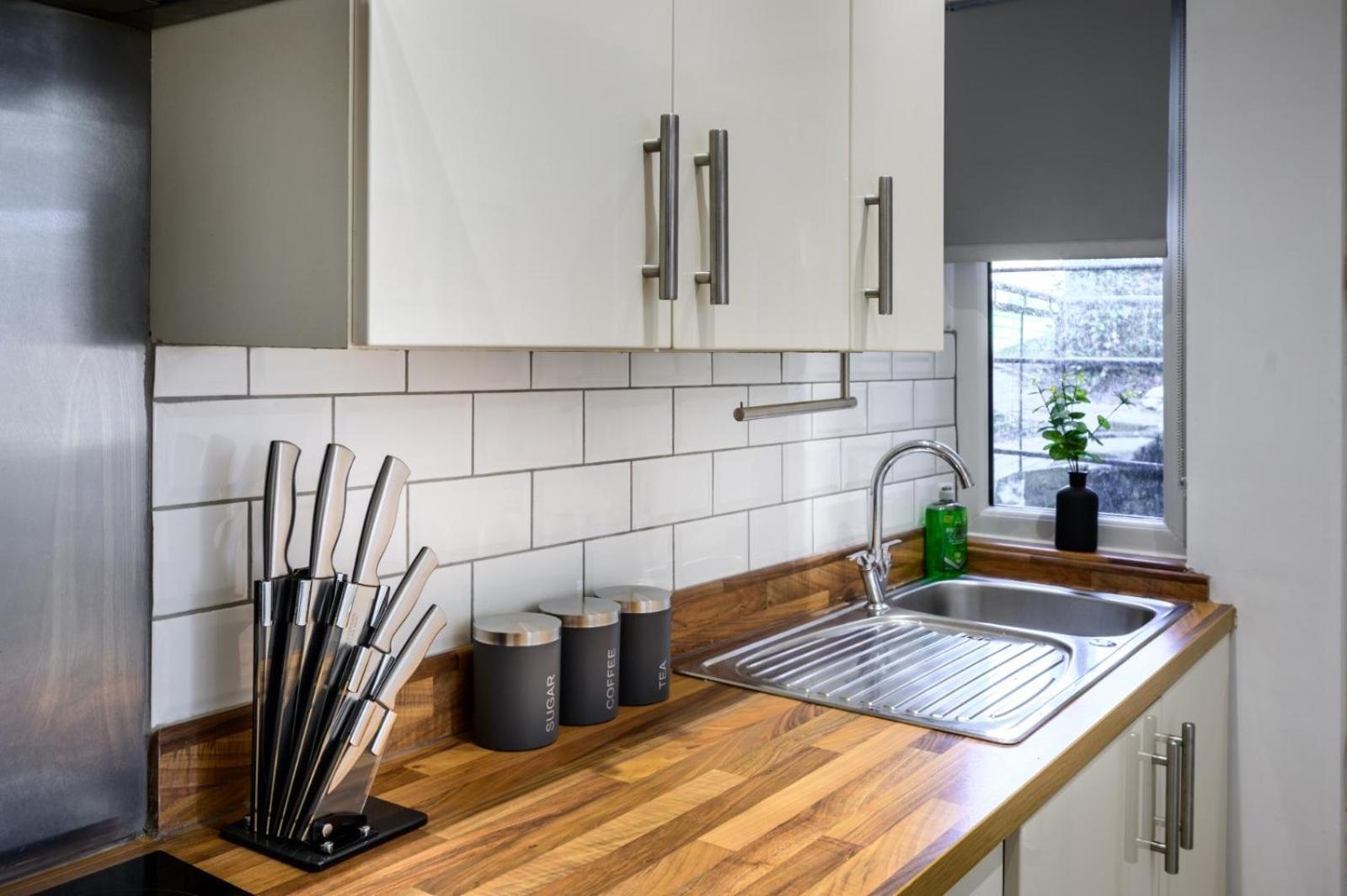 Home In West Yorkshire, Close To Leeds City Center, Sleeps 3! Batley Buitenkant foto