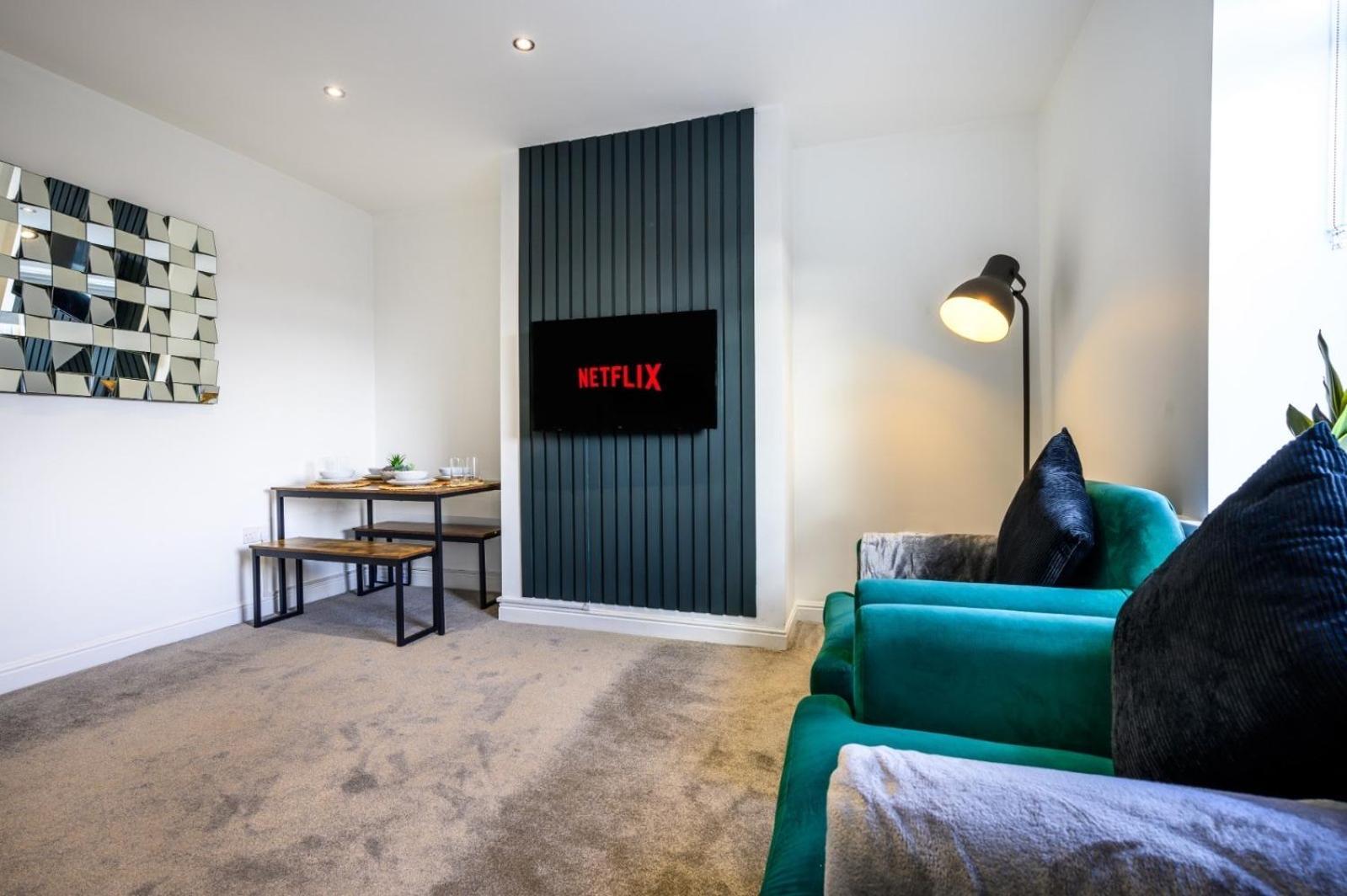 Home In West Yorkshire, Close To Leeds City Center, Sleeps 3! Batley Buitenkant foto