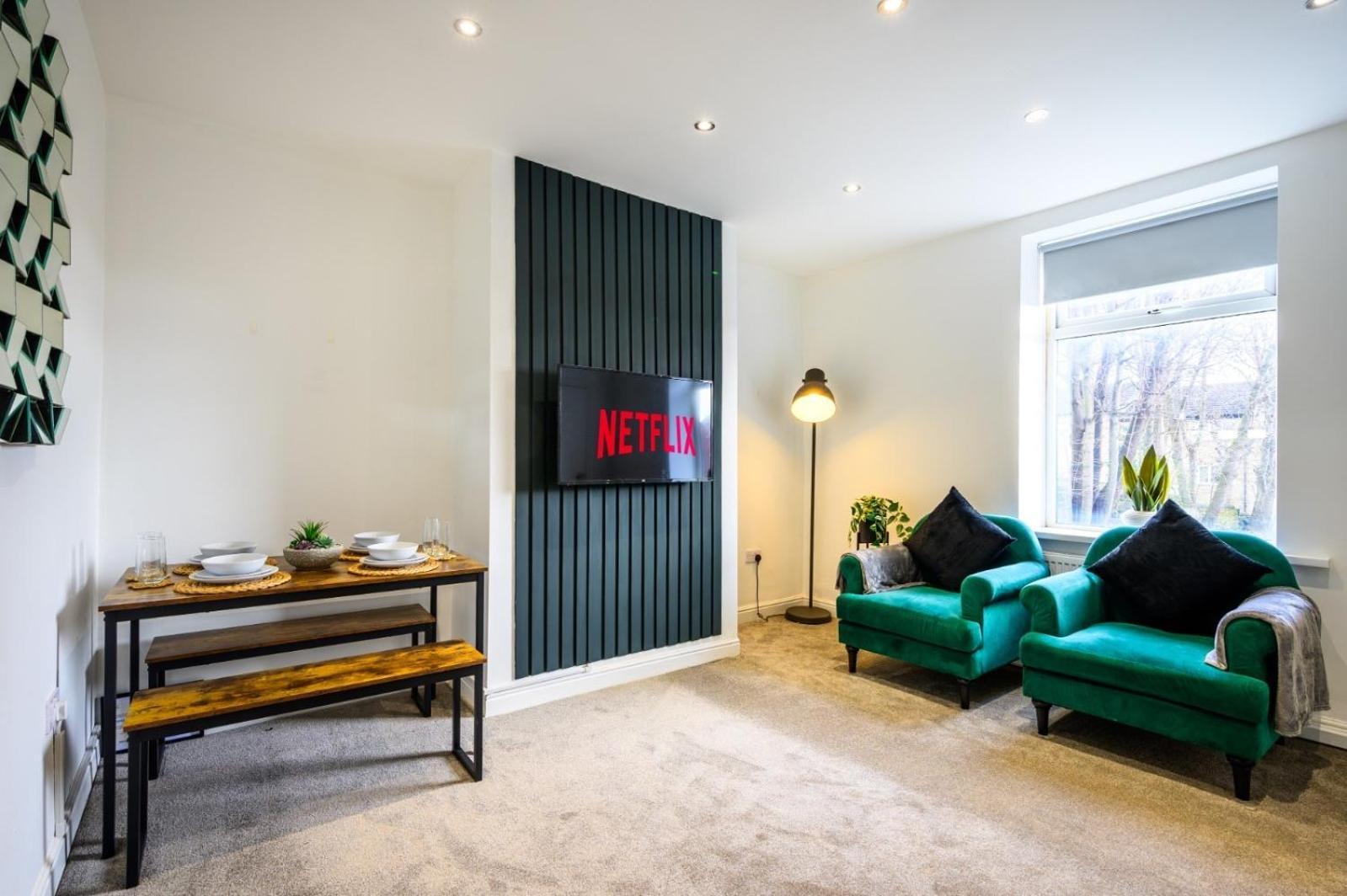 Home In West Yorkshire, Close To Leeds City Center, Sleeps 3! Batley Buitenkant foto