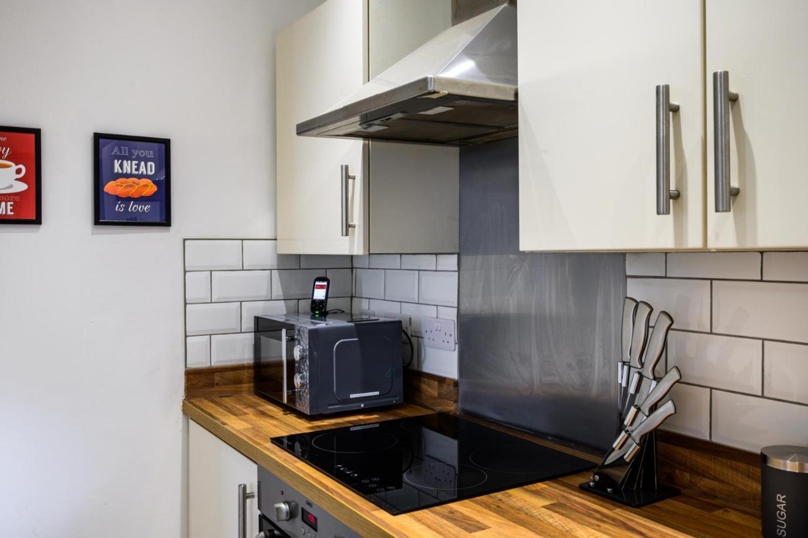 Home In West Yorkshire, Close To Leeds City Center, Sleeps 3! Batley Buitenkant foto