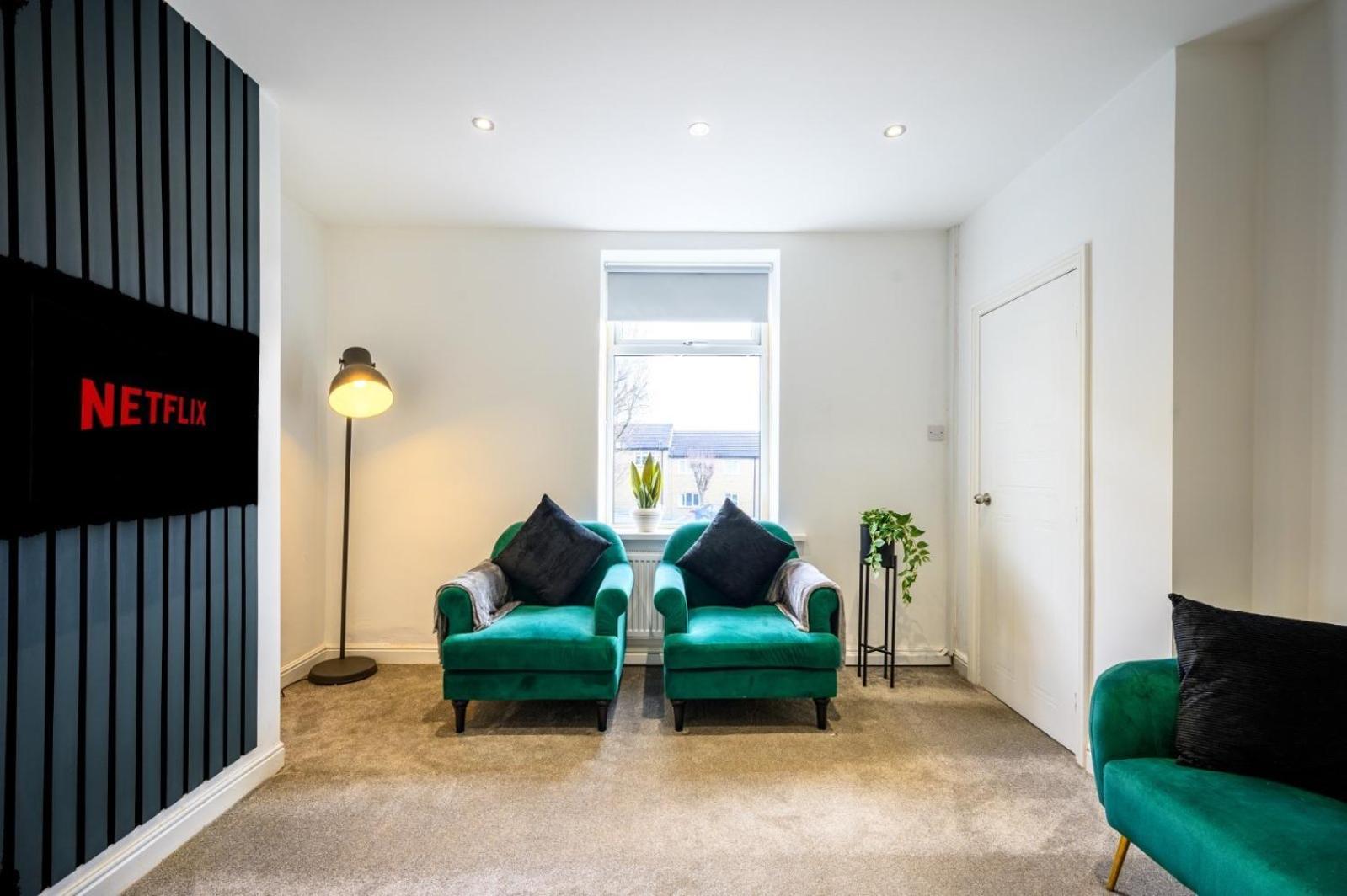 Home In West Yorkshire, Close To Leeds City Center, Sleeps 3! Batley Buitenkant foto