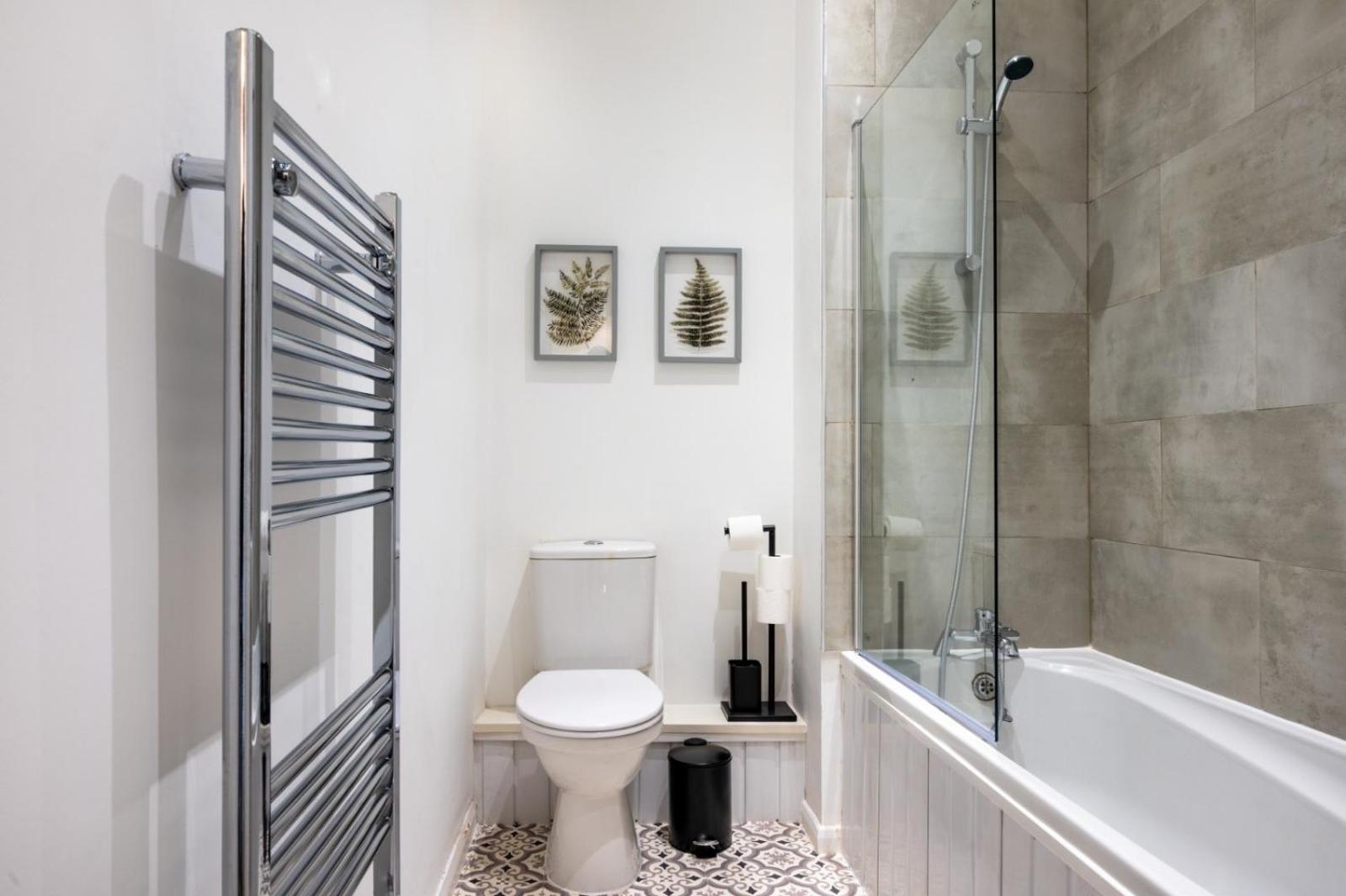 Home In West Yorkshire, Close To Leeds City Center, Sleeps 3! Batley Buitenkant foto