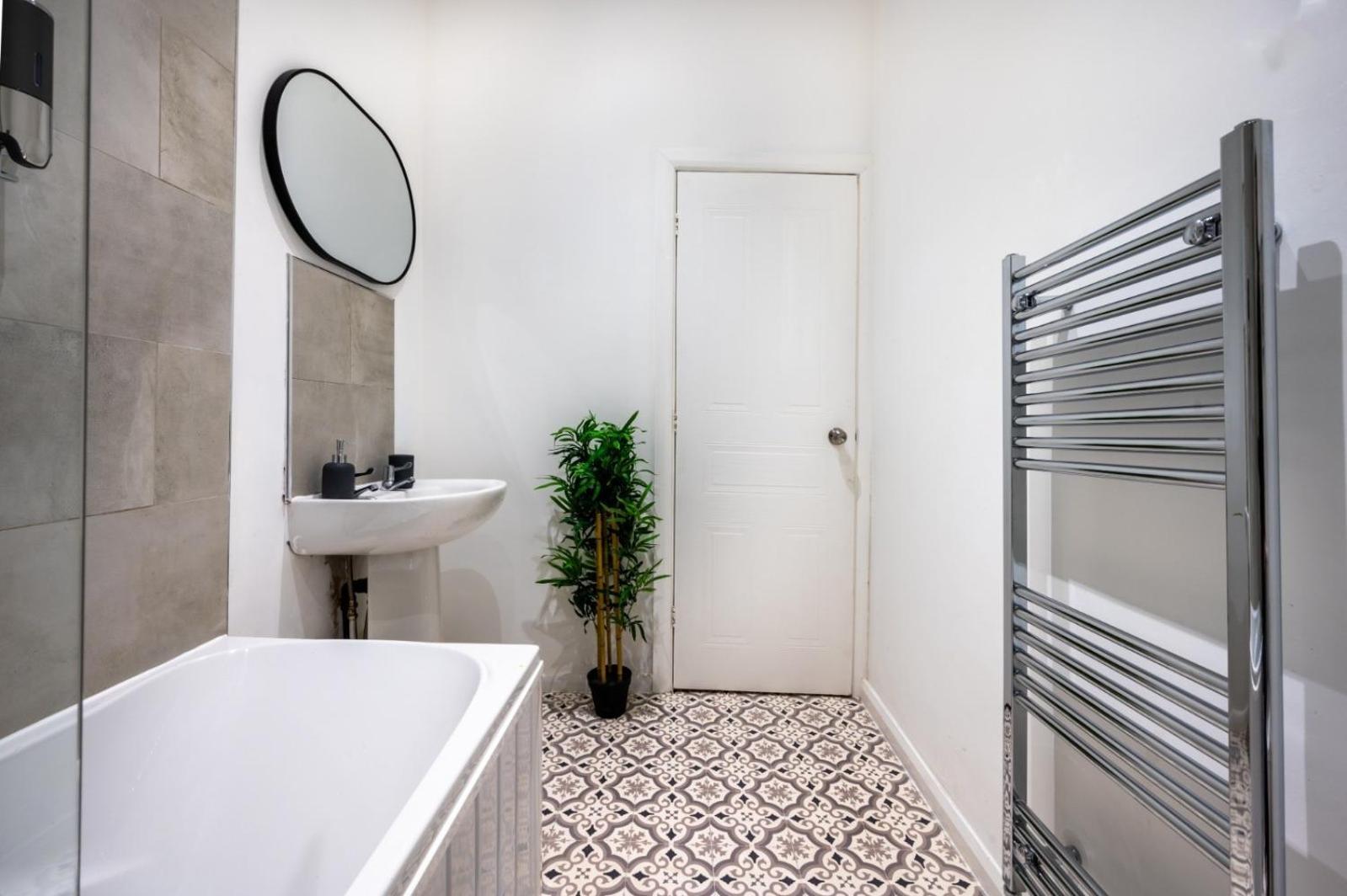Home In West Yorkshire, Close To Leeds City Center, Sleeps 3! Batley Buitenkant foto